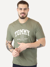 Camiseta Tommy Jeans Masculina Regular Athletic Club Verde Militar