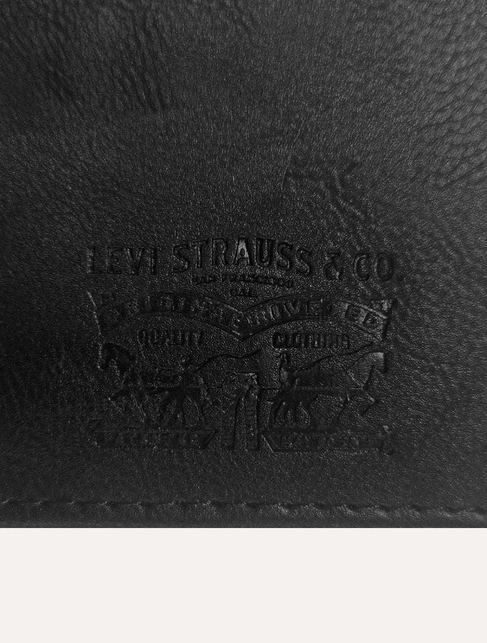 Carteira Levis Masculina Couro Slim Bifold Preta