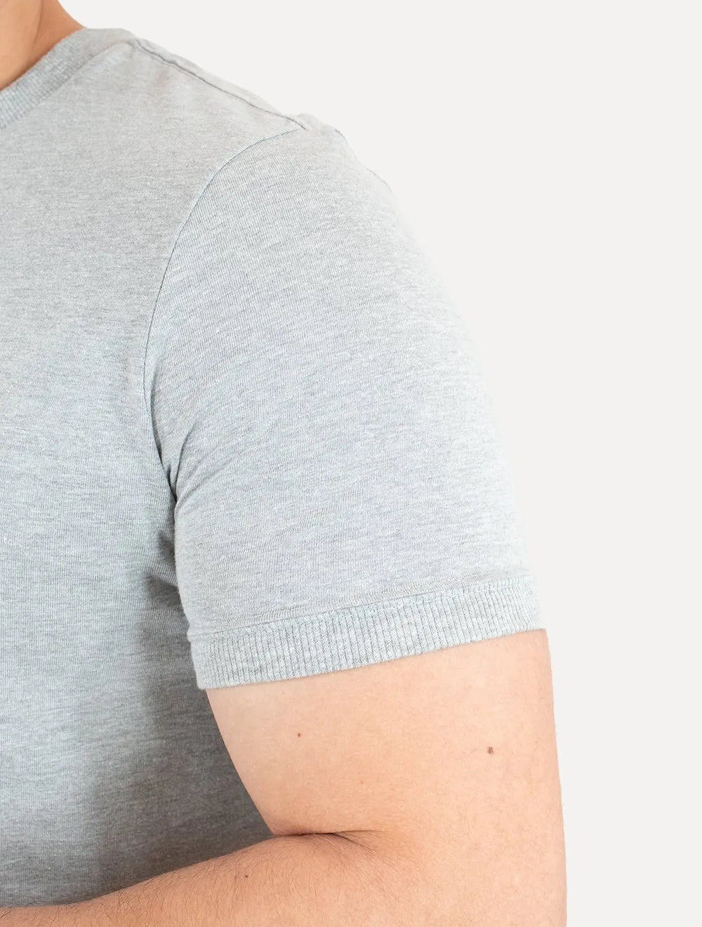 Camiseta Calvin Klein Masculina Malhão Com Punhos Cinza Mescla