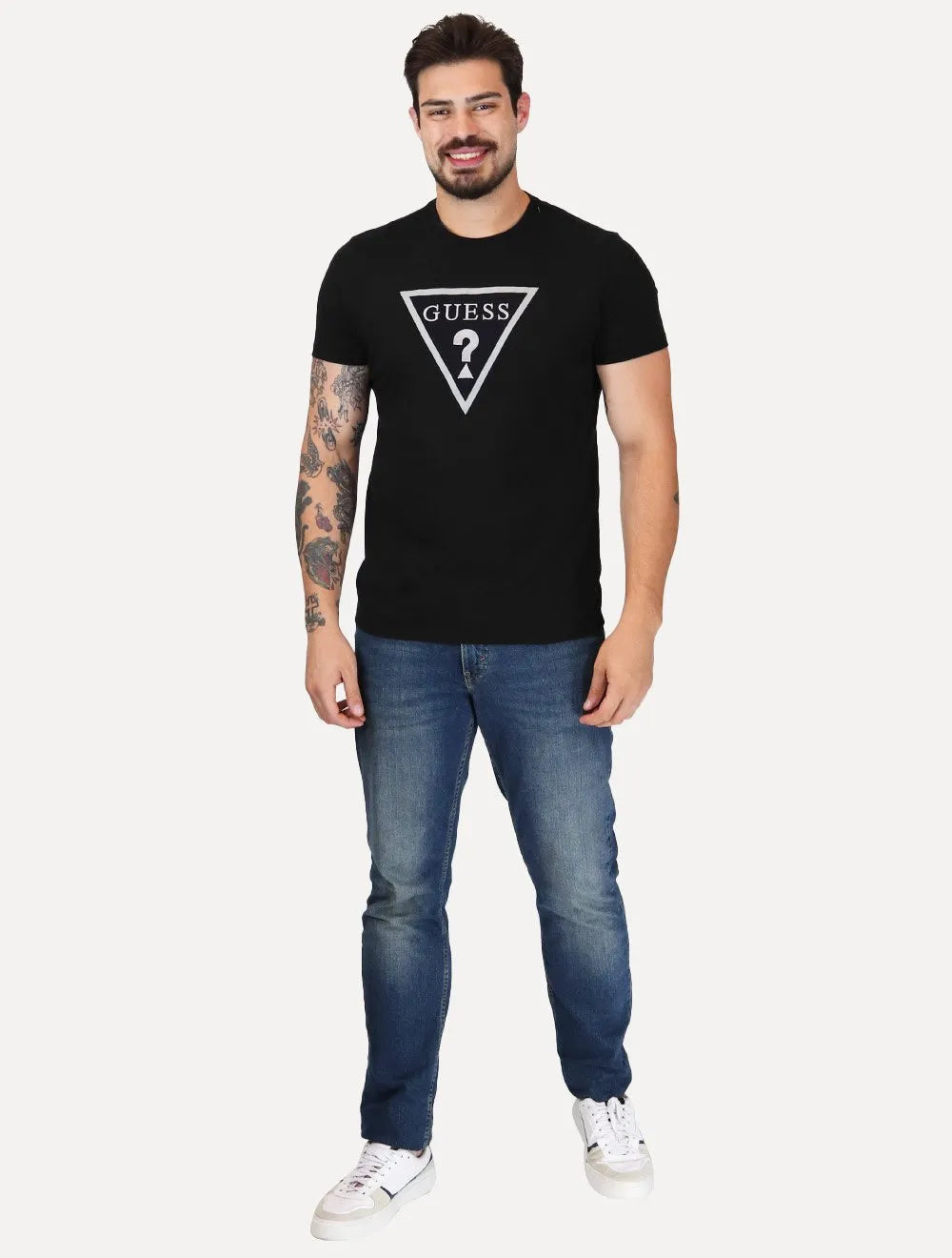 Camiseta Guess Masculina Classic Logo Embossed Preta