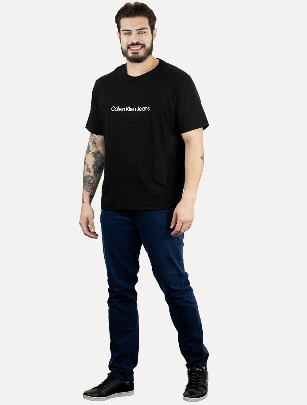 Camiseta Calvin Klein Jeans Masculina Embossed Logo Preta