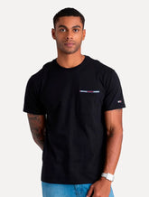 Camiseta Tommy Jeans Masculina Essential Flag Pocket Preta