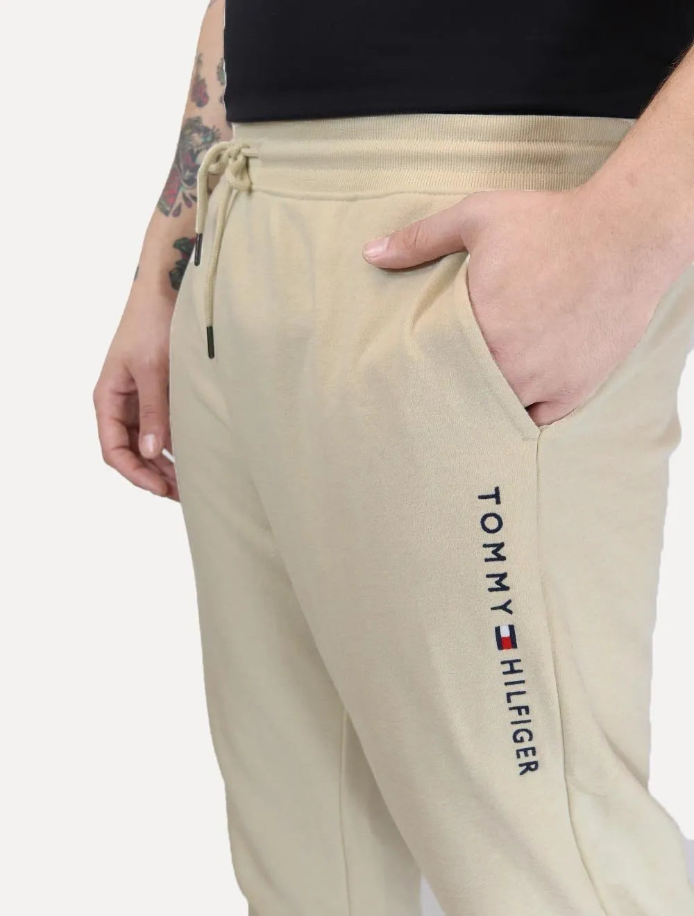 Calça Tommy Hilfiger Masculina Moletom Track Drawstring Vertical Logo Creme