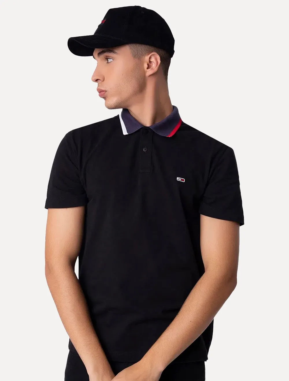 Polo Tommy Jeans Masculina Regular Flag Neck Preta