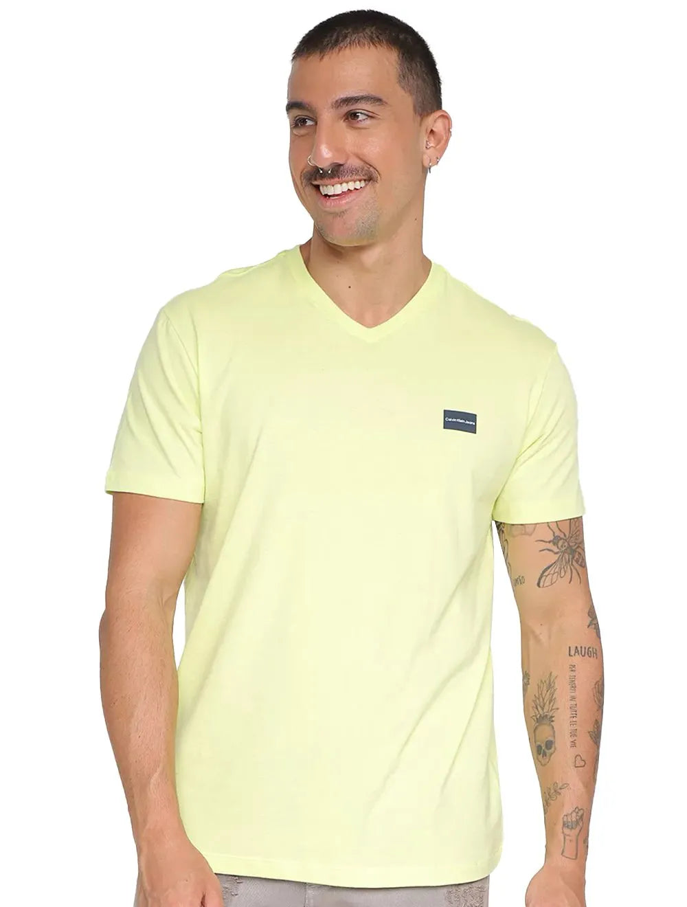Camiseta Calvin Klein Jeans Masculina Gola V Dark Square Amarelo Claro