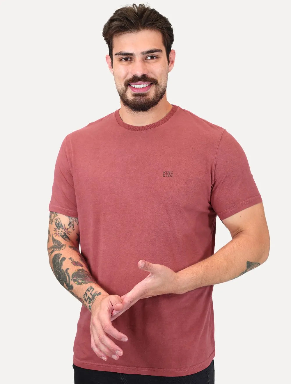 Camiseta King & Joe Masculina Estonada Basic Dark Small Logo Bordô