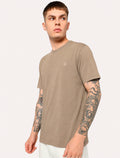Camiseta Individual Masculina Slim Pima Soft Touch Logo Cáqui Médio
