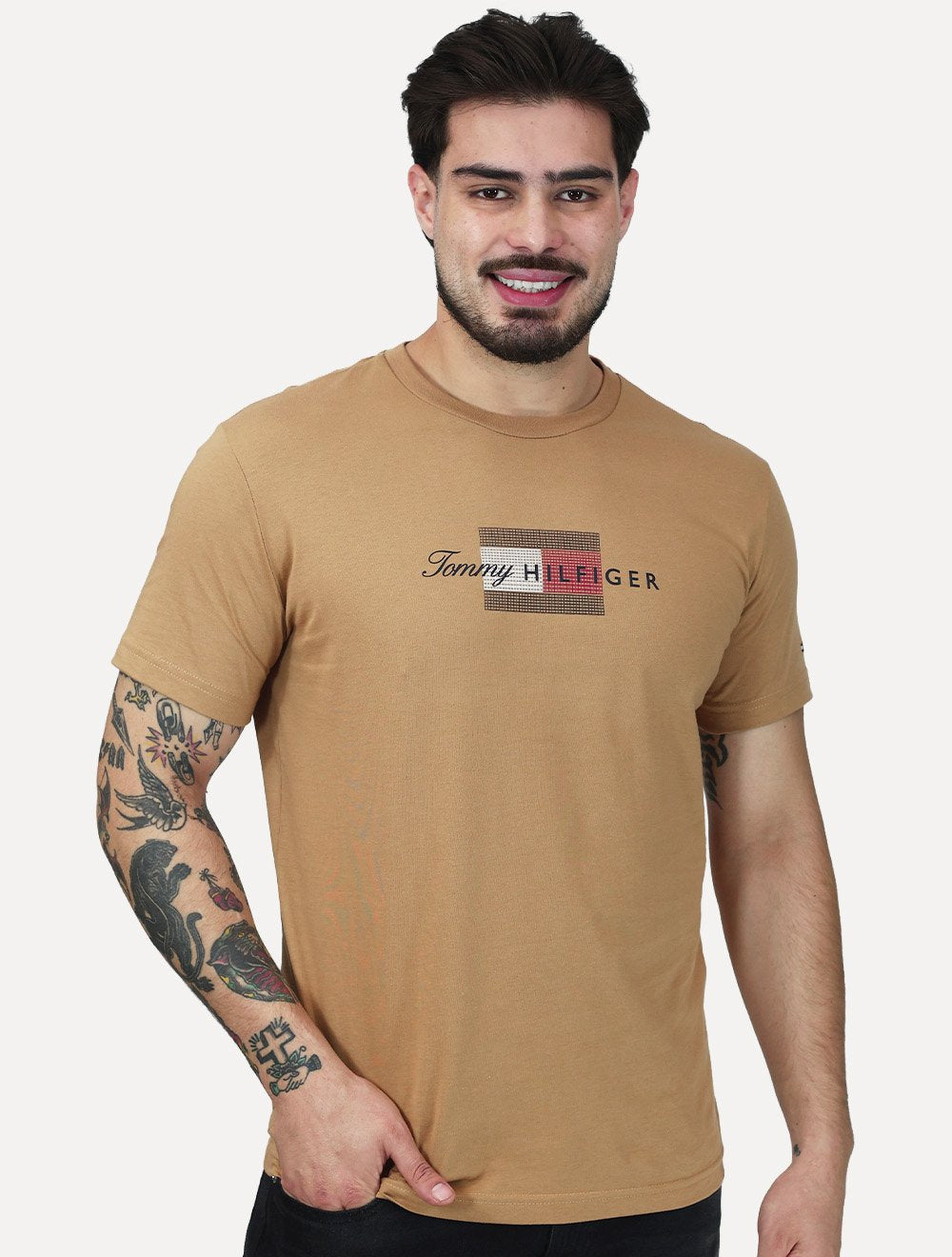 Camiseta Tommy Hilfiger Masculina Brand Love Big Graphic Cáqui  Médio