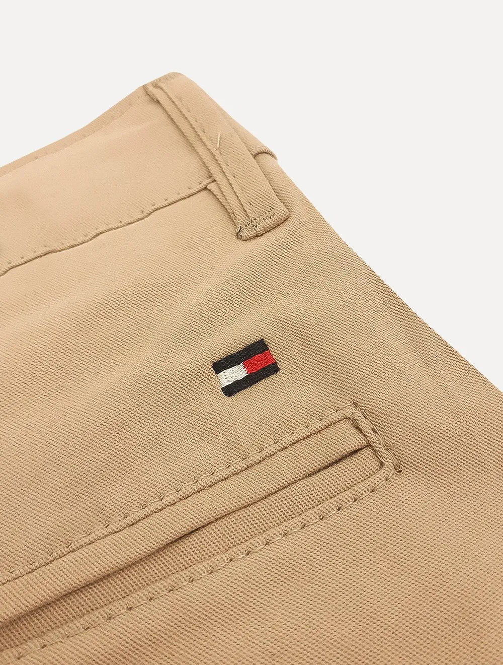 Bermuda Tommy Hilfiger Masculina de Sarja Stretch Cáqui Claro