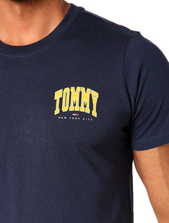 Camiseta Tommy Jeans Masculina Chest College Graphic Azul Marinho
