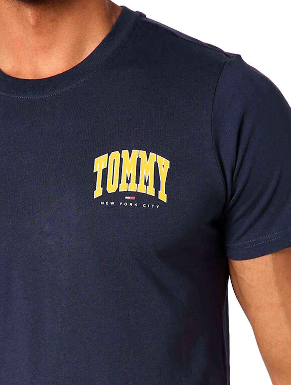 Camiseta Tommy Jeans Masculina Chest College Graphic Azul Marinho