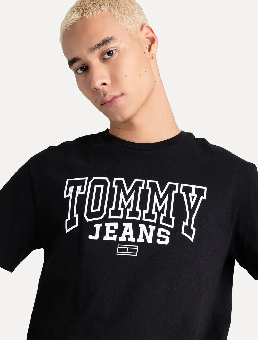 Camiseta Tommy Jeans Masculina Arc Entry Graphic Preta