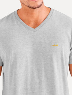 Camiseta Colcci Masculina V-Neck Logo Minimalista Cinza Mescla