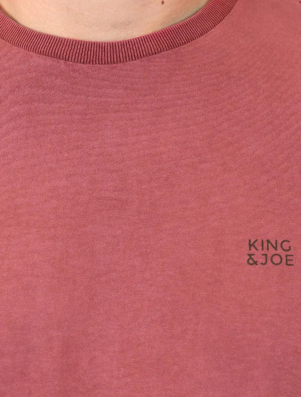 Camiseta King & Joe Masculina Estonada Basic Dark Small Logo Bordô