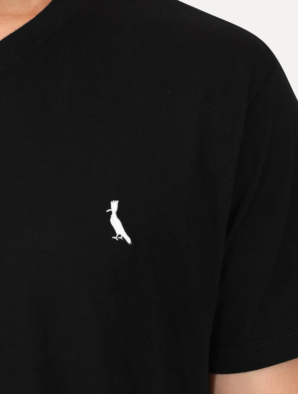 Camiseta Reserva Masculina V-Neck Vento Icon Preta