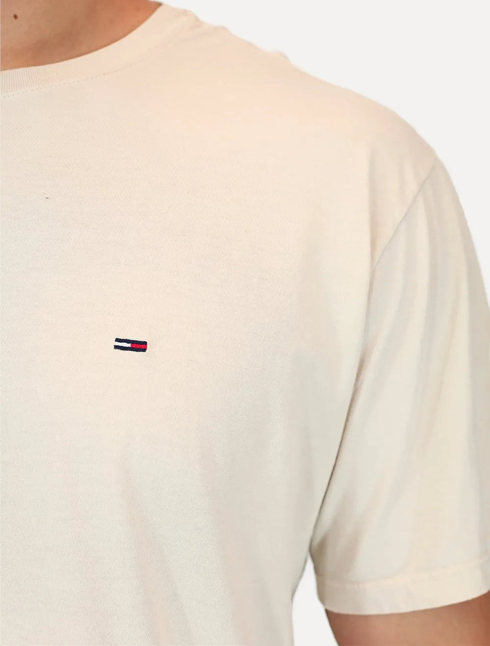 Camiseta Tommy Jeans Masculina Regular Jersey C-Neck Flag Areia