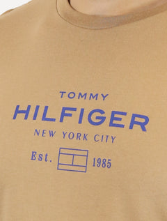 Camiseta Tommy Hilfiger Masculina Center New Stack Marrom