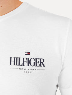 Camiseta Tommy Hilfiger Masculina Stack Poster Logo Branca