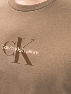Camiseta Calvin Klein Jeans Masculina New Logo Re Issue Marrom