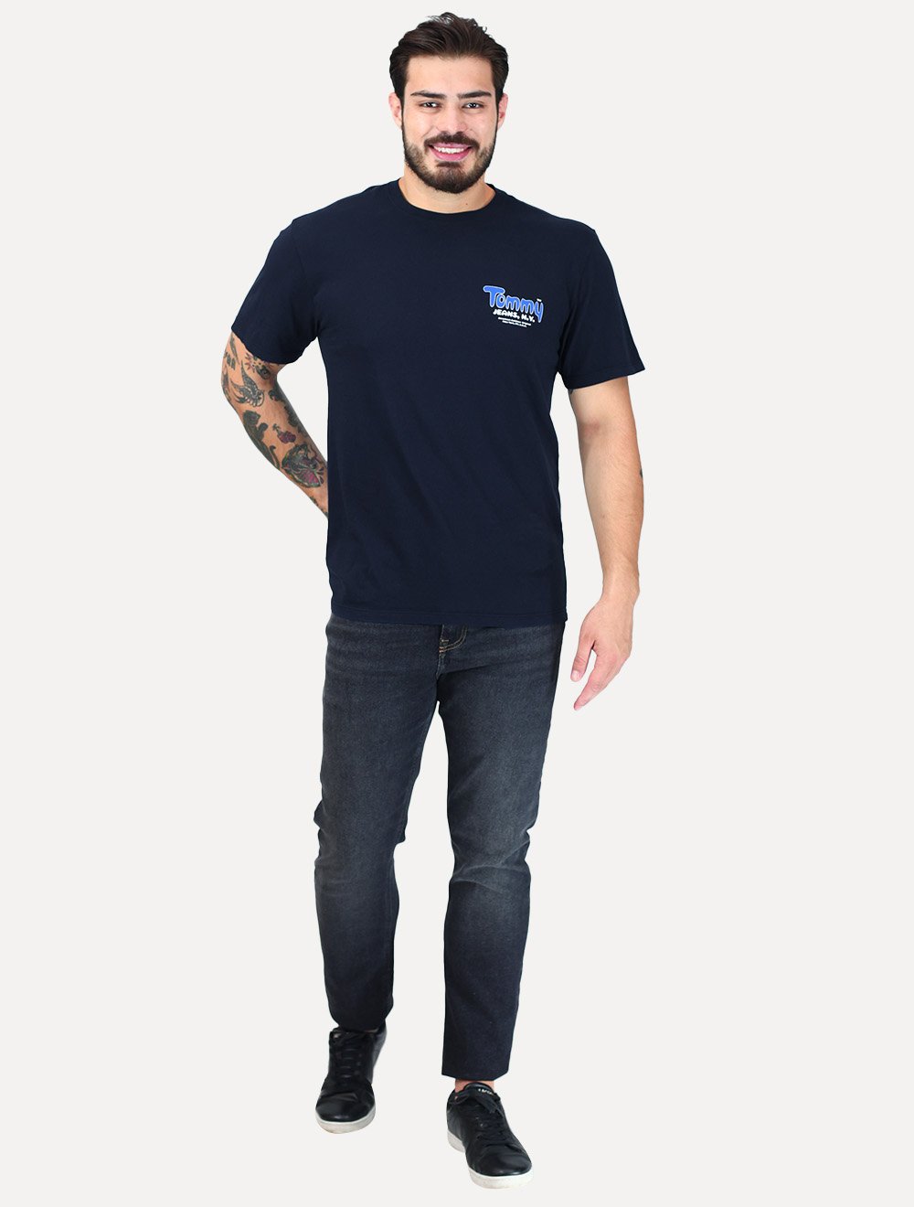 Camiseta Tommy Jeans Masculina Slim Font Play Azul Marinho
