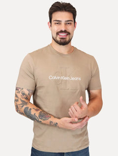 Camiseta Calvin Klein Jeans Masculina Embossed Logo Caqui Médio
