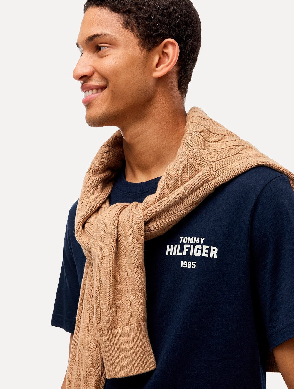 Camiseta Tommy Hilfiger Masculina 1985 Chest Print Azul Marinho