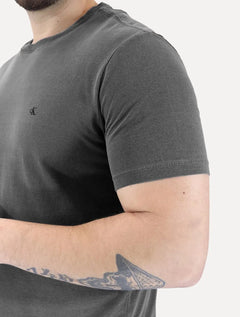 Camiseta Calvin Klein Jeans Masculina Monogram Logo Pigmento Chumbo
