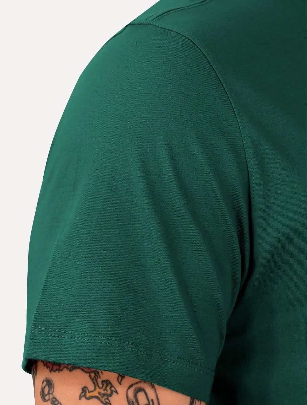 Camiseta Dudalina Masculina Essentials Modal Logo Verde Escuro