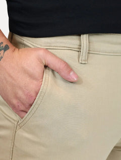 Calça Levis Masculina de Sarja Slim Taper XX Chino Cáqui