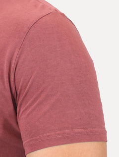 Camiseta King & Joe Masculina Estonada Basic Dark Small Logo Bordô