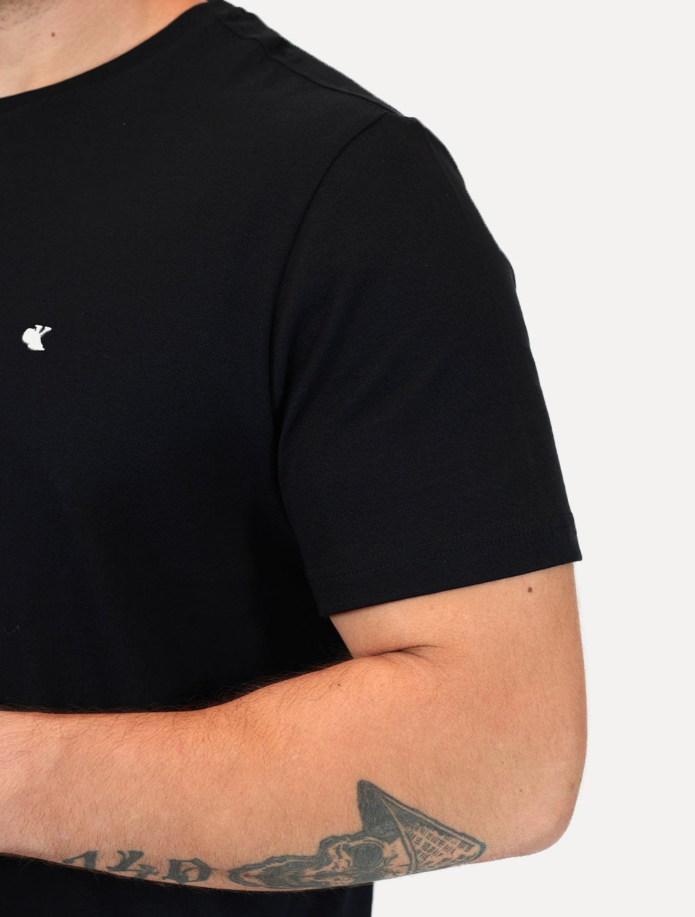 Camiseta Calvin Klein Jeans Masculina CK Bordado Peito Preto