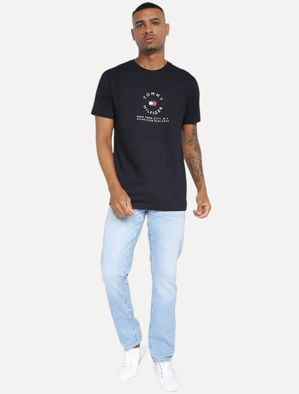 Camiseta Tommy Hilfiger Masculina Roundall Graphic Tee Azul Marinho