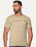 Camiseta Guess Masculina Est 1981 Relevo Cáqui Claro