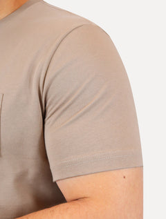 Camiseta Tommy Jeans Masculina Regular Pocket Marrom Claro