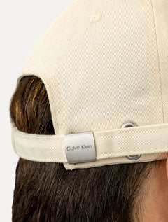 Boné Calvin Klein Masculino 5 Gomos Mono Bordado Off-White