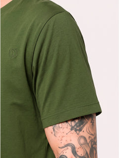 Camiseta Individual Masculina Comfort Pima Soft Touch Logo Verde Musgo