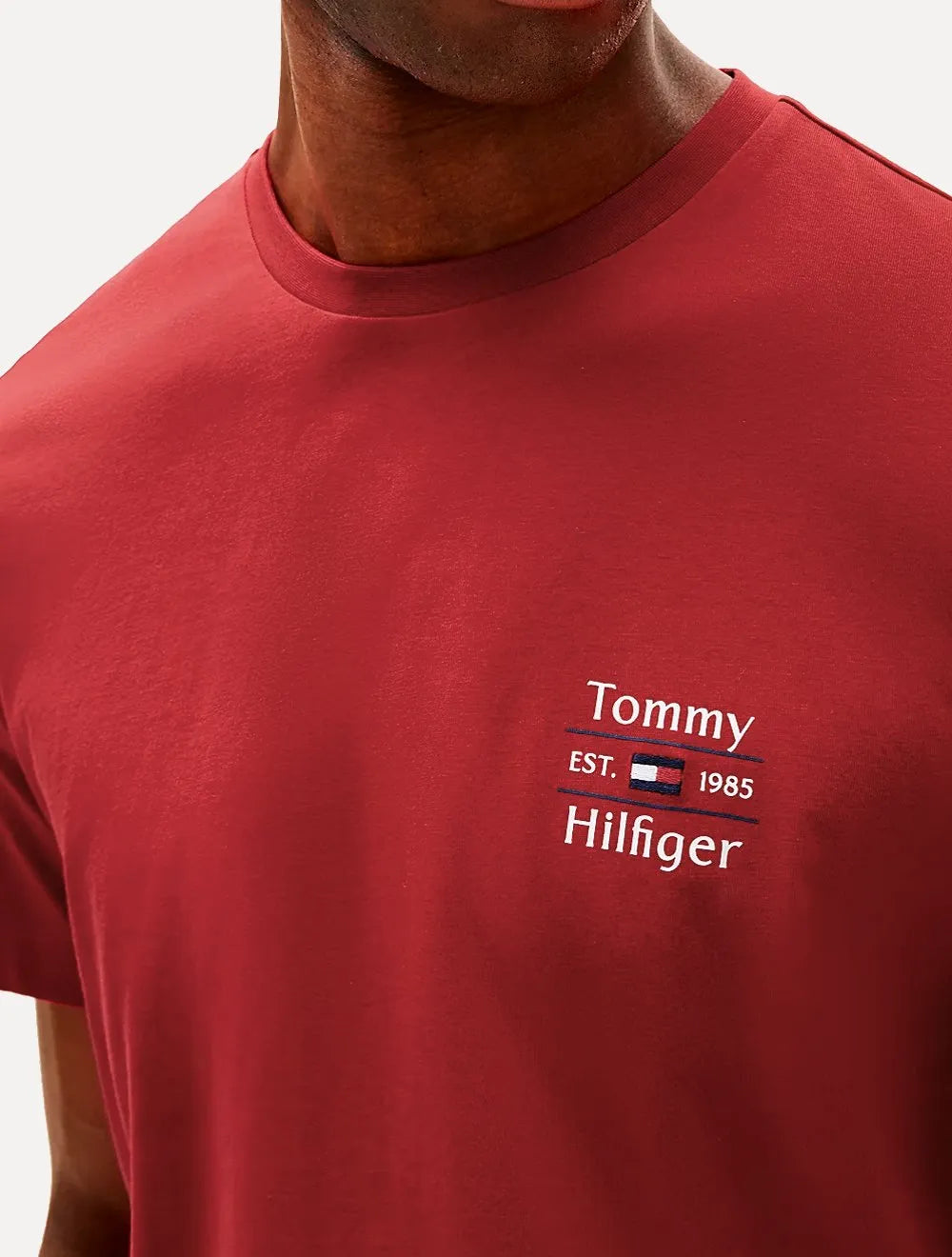 Camiseta Tommy Hilfiger Masculina Regular Stack Vermelho