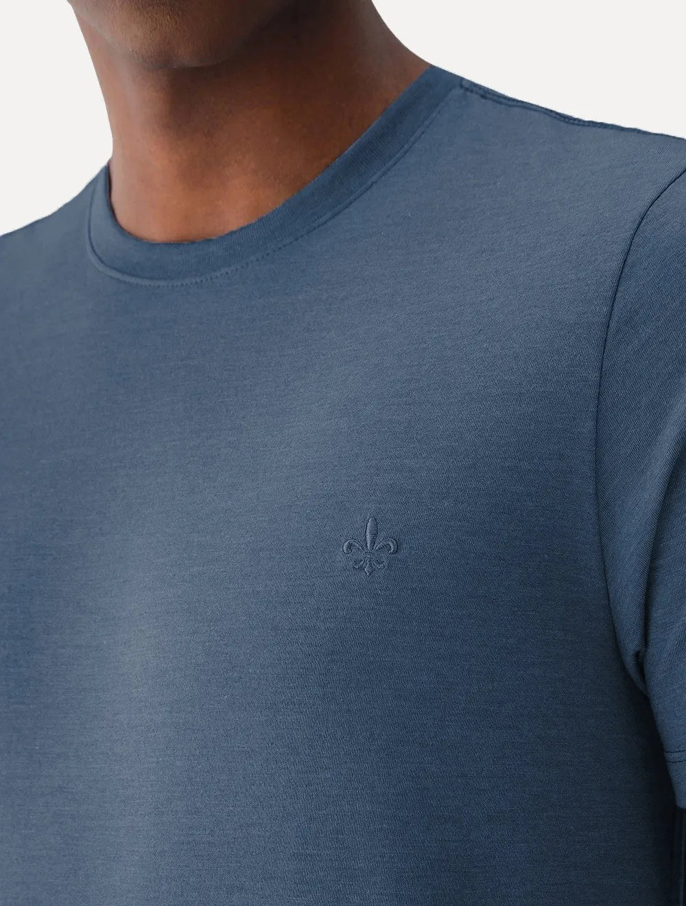 Camiseta Dudalina Masculina Basic Sobretinta Mono Icon Azul Marinho
