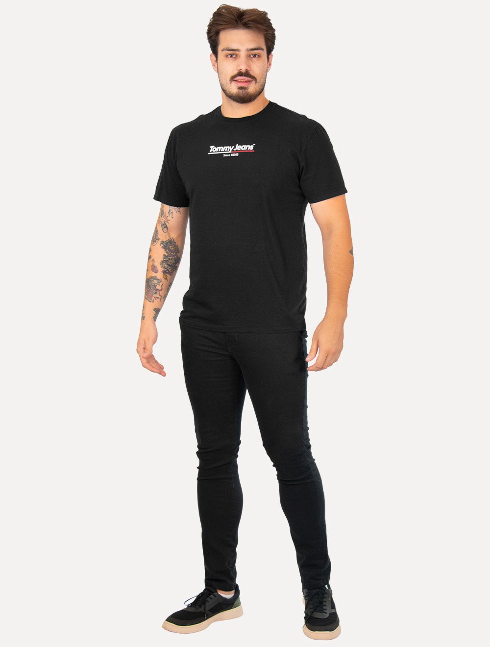 Camiseta Tommy Jeans Masculina Regular TJ RWB Flag Preta