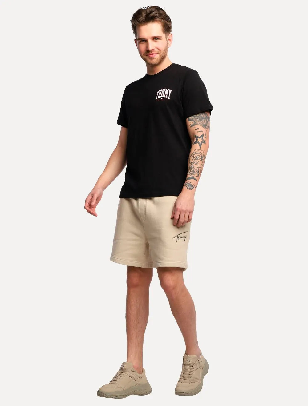 Camiseta Tommy Jeans Masculina Chest College Graphic Preta