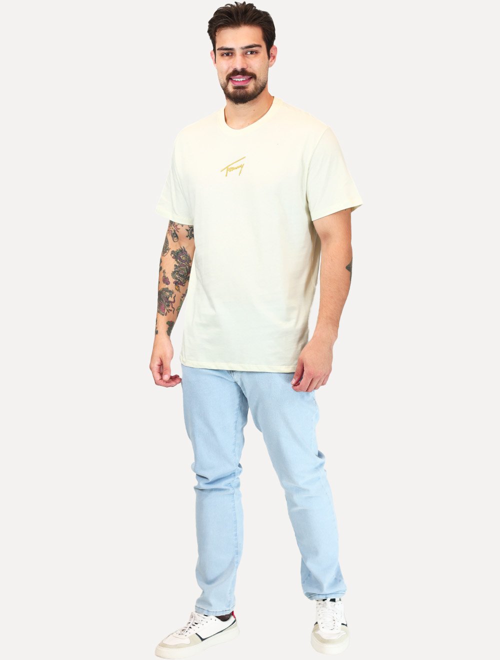 Camiseta Tommy Jeans Masculina Embroidered Signature Center Off-White