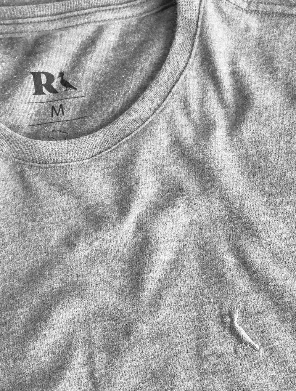Camiseta Reserva Masculina Lisa Back Woodpecker Cinza Mescla