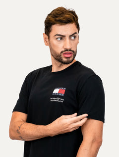 Camiseta Tommy Jeans Masculina Regular Essential Flag Text Preta