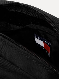 Bolsa Tommy Jeans Masculina Daily Essential Squared Reporter Preta