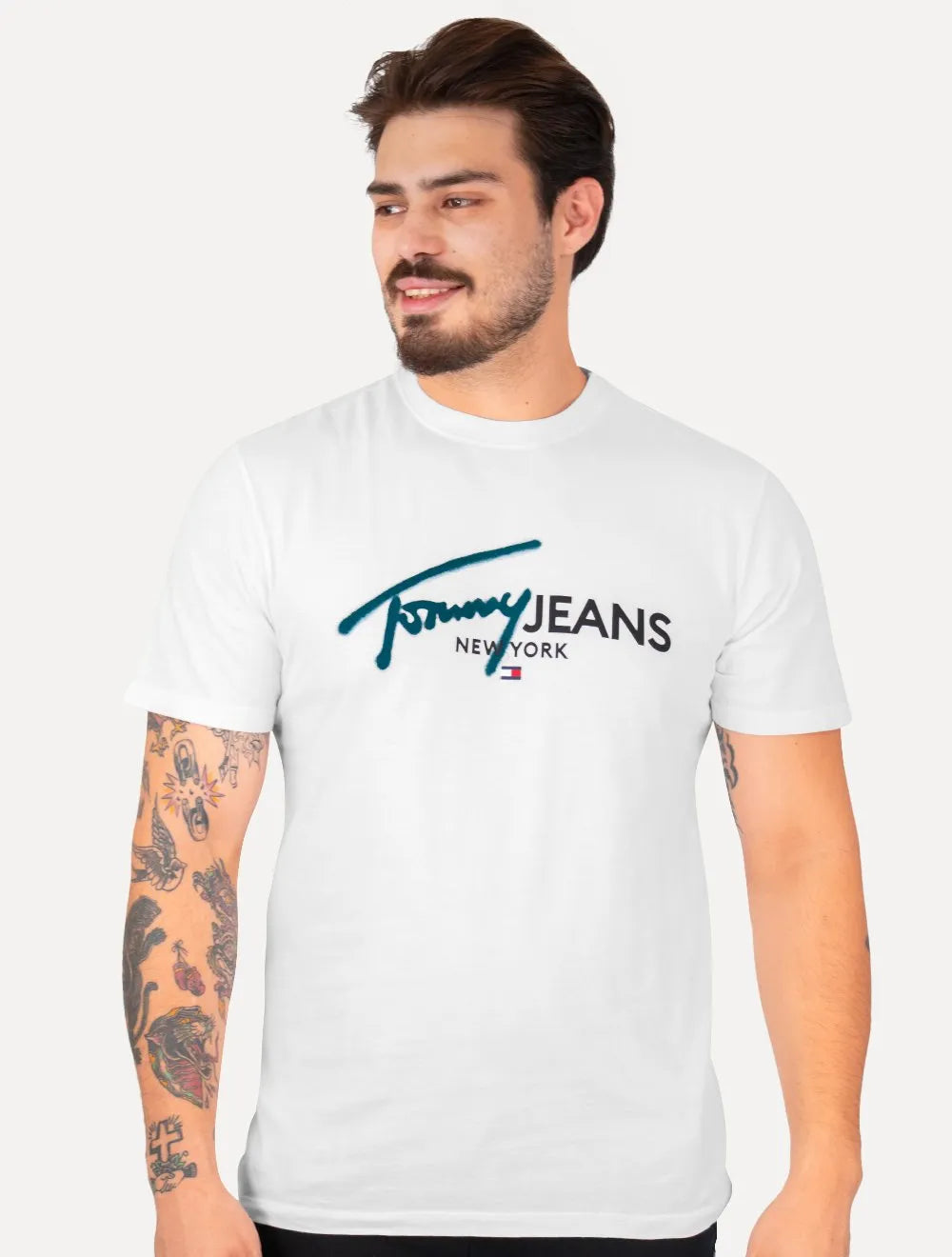Camiseta Tommy Jeans Masculina Regular Spray Pop Logo Branca