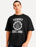 Camiseta Tommy Jeans Masculina Oversized Varsity Badge Preta