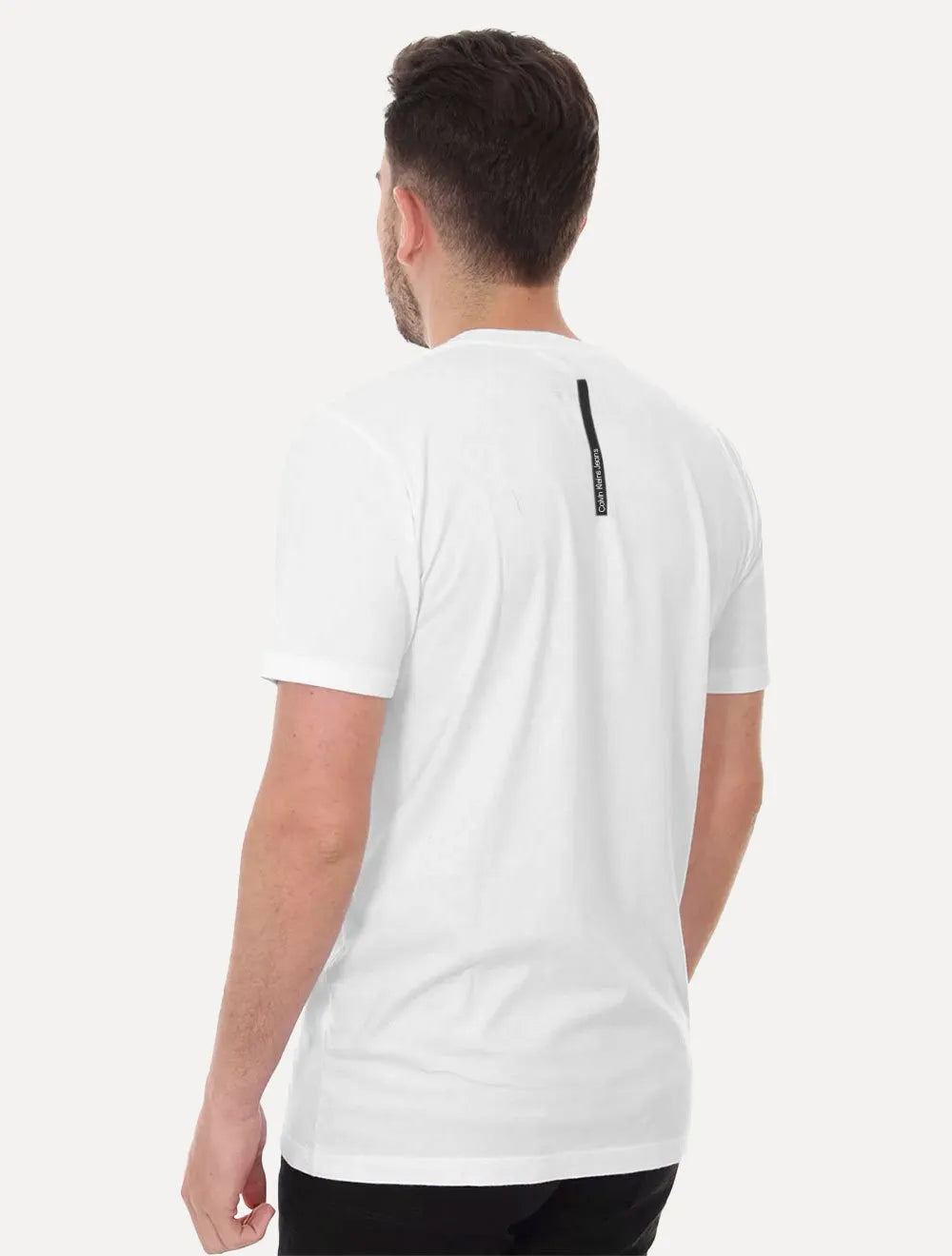 Camiseta Calvin Klein Jeans Masculina Gola V Dark Square Branca