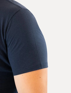 Camiseta Guess Masculina Triângulo Los Angeles Relevo Peito Azul Marinho