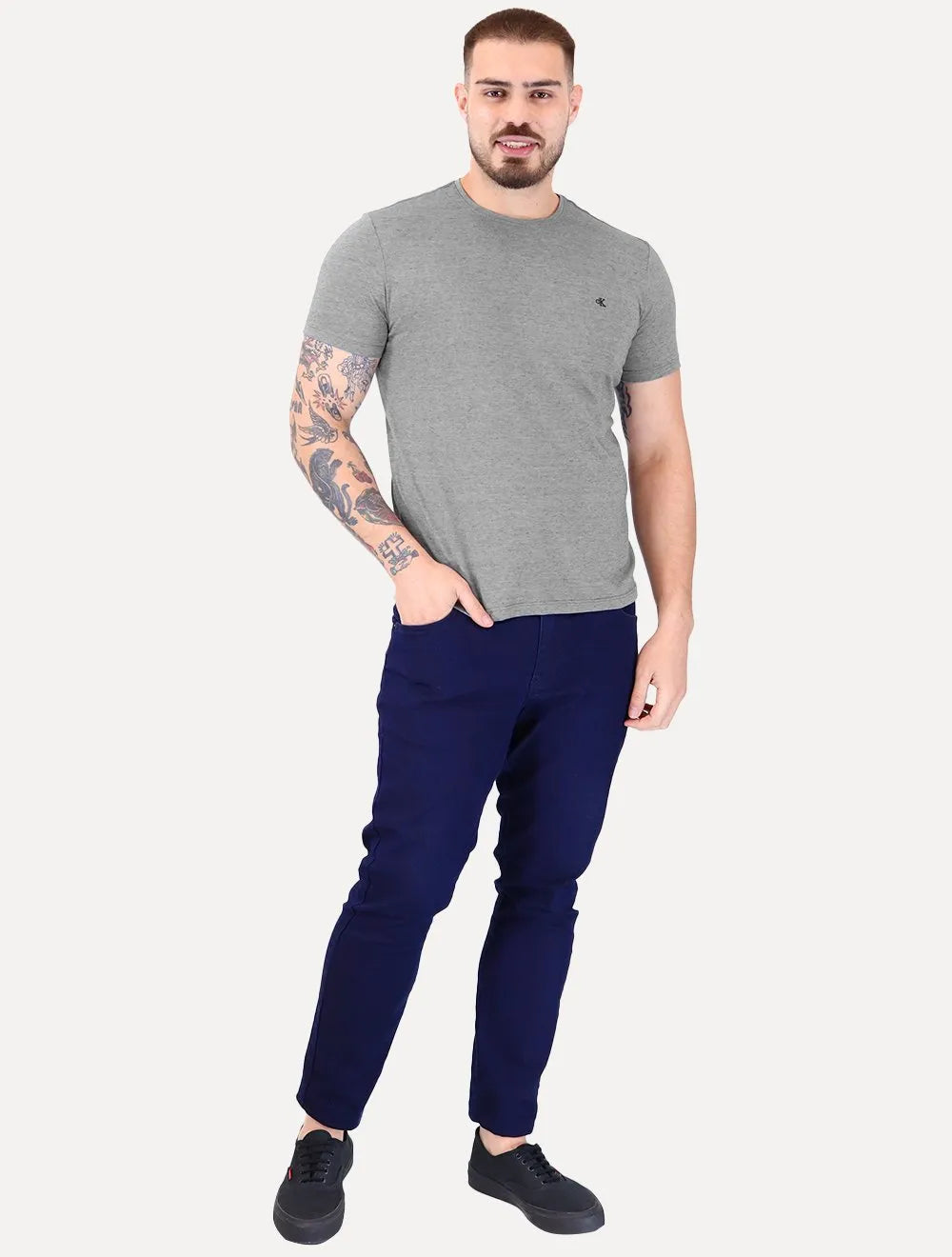 Camiseta Calvin Klein Jeans Masculina CK Bordado Peito Cinza Mescla