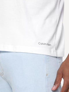 Camisetas Calvin Klein Underwear Masculinas C-Neck Branca e Preta Pack 2UN